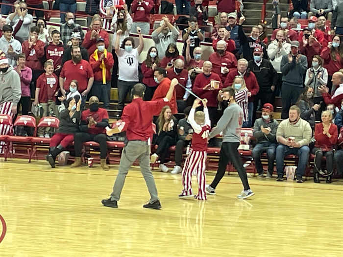 The kid made a $1,000 FullCourt putt!!